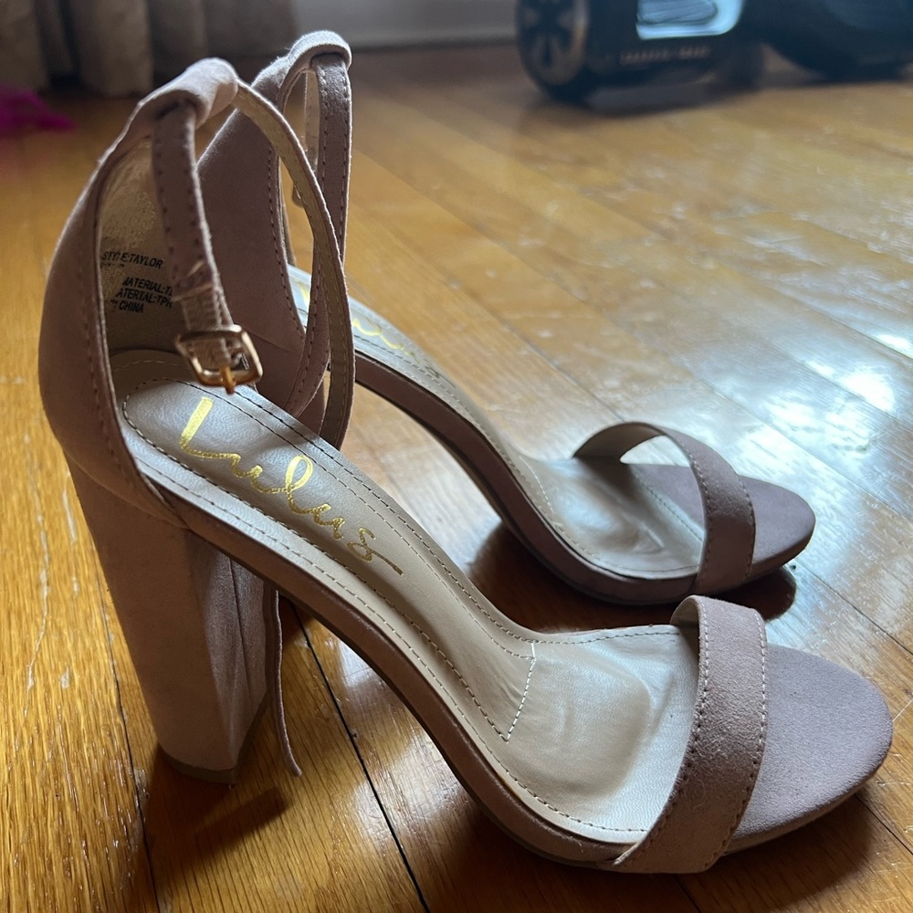 Lulus pink velvet heels